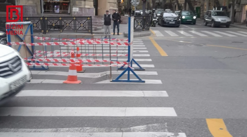 Bakının mərkəzində yol çökdü - FOTO