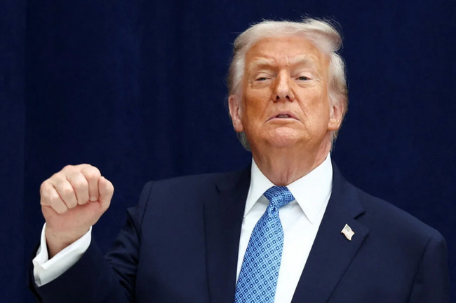 Tramp: İranın saziş bağlamaq və ya Hörmüz boğazını açmaq üçün 48 saatı var