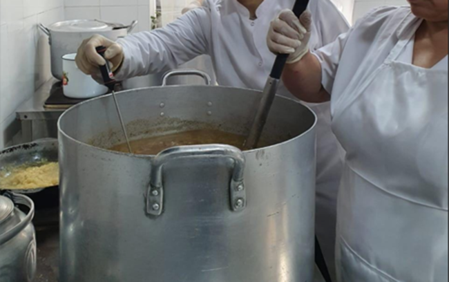 "O bağçada uşaqlara yeməyi işçilərin anaları bişirir"