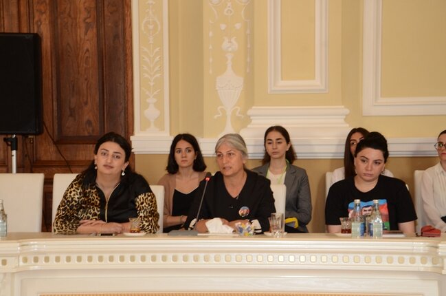 Bakı Şəhər İcra Hakimiyyətində şəhid ailələri ilə görüş keçirilib