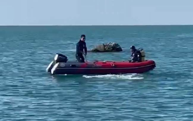 Dənizdə batan 3 gəncin axtarışı davam edir - Video