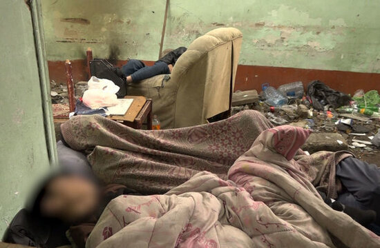 DİN Bakının mərkəzindəki narkomanlar yuvası ilə bağlı hərəkətə keçdi: Naryad qrupu cəlb edildi - VİDEO