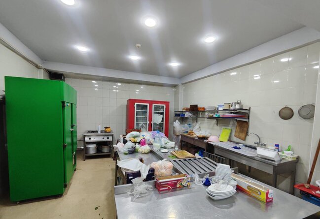 Təmir gedə-gedə kabab bişirdilər - Sahibi cəzalandırıldı - Fotolar