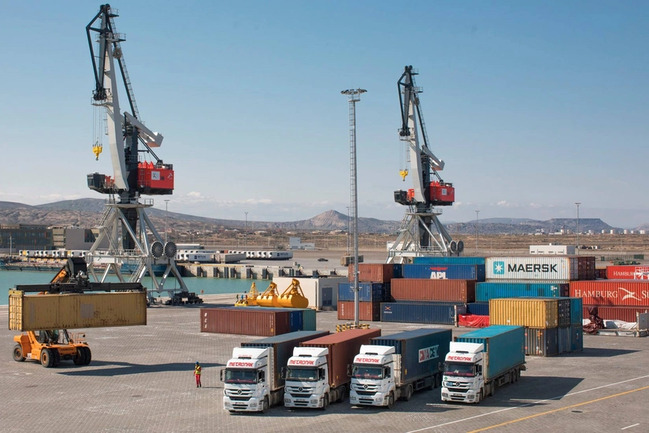 Azərbaycan Gürcüstandan yerli istehsal mallarının idxalını 29 %-dən çox artırıb