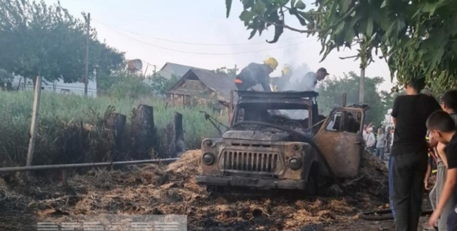 Cəlilabadda yük avtomobili yanıb, sürücü xəsarət alıb