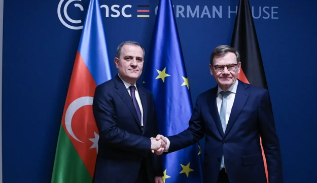 Ceyhun Bayramov Almaniyanın XİN rəhbəri ilə görüşüb