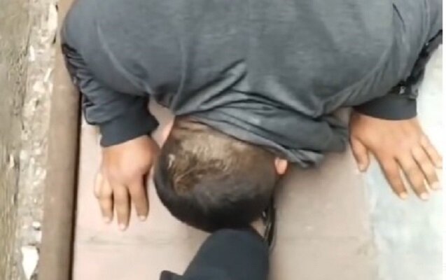 Kişiyə ayaqqabısını öpdürən qadınla bağlı - Rəsmi açıqlama - Video