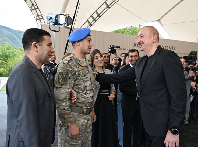 Prezident Xocalı sakinləri ilə görüşdü - Fotolar