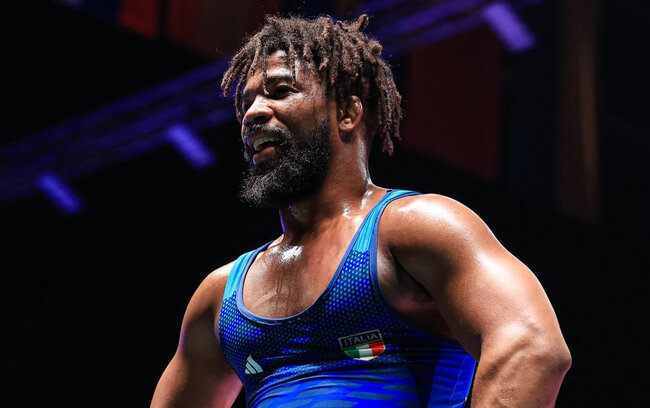 "Bakıda uduzmaq üçün mənə 300 min dollar təklif etdilər"