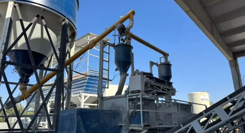 Dəhşətli hadisə: 51 yaşlı işçi beton mikserinə düşərək öldü