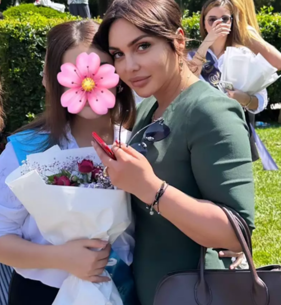 Qızlarının Son zəngində bir araya gəldilər - FOTO