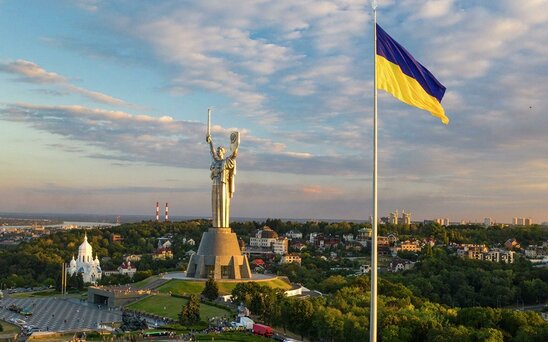 Украина попросила Анкару ограничить проход российских военных кораблей через Босфор и Дарданеллы.