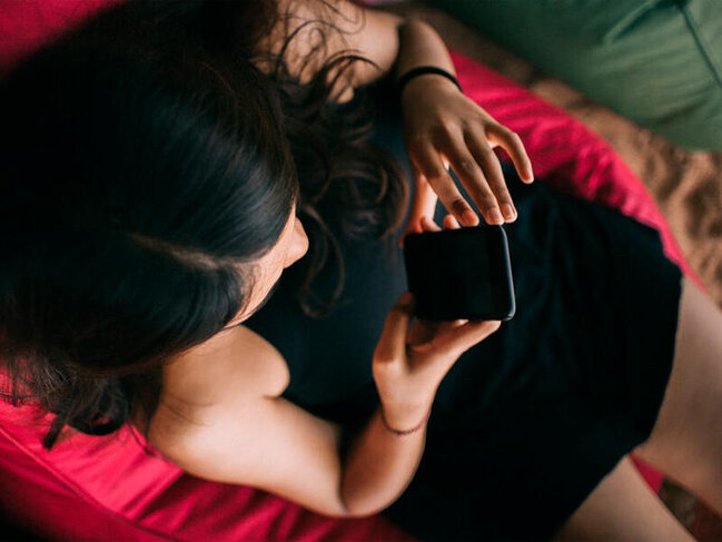 Baltalanan qadının şok ifadəsi - Ərim evdə olmayanda idman zalında tanış olduğum kişi bizə gəlirdi