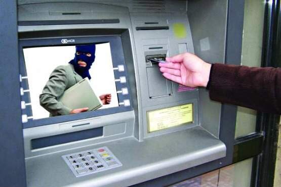 Kredit götürdü, pulu isə kartından OĞURLANDI- VİDEO