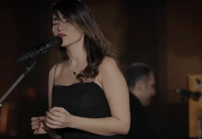 İranda hicabsız konsert verən müğənniyə 74 şallaq cəzası