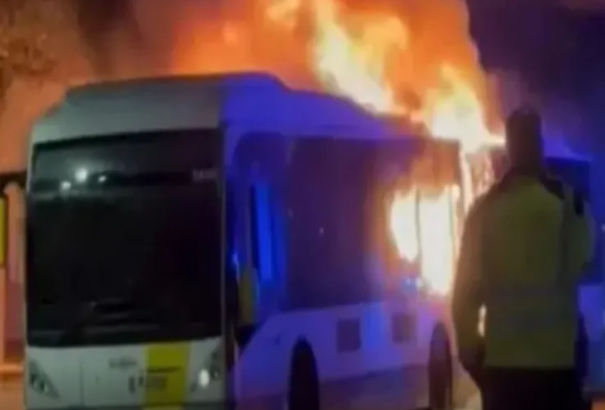 "Barselona" azarkeşlərini daşıyan avtobus YANDI