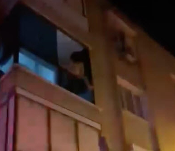Həyat yoldaşının burnunu dişləyərək qopardı