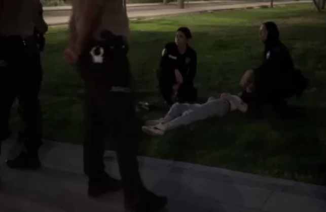 Parkda huşsuz vəziyyətdə tapıldı: Yeniyetmə qız xəstəxanaya yerləşdirildi