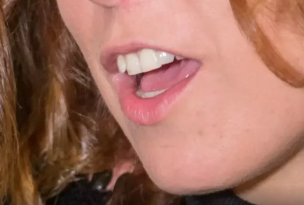 İnsan ömrü boyu üzgüçülük hovuzunu dolduracaq qədər tüpürcək ifraz edir