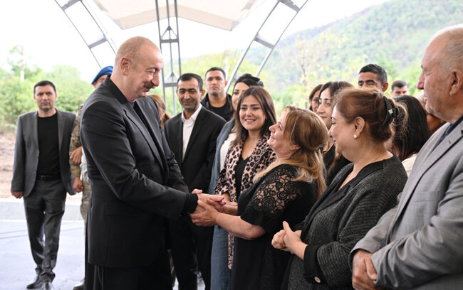 Prezident Xocalı sakinləri ilə görüşdü - Fotolar