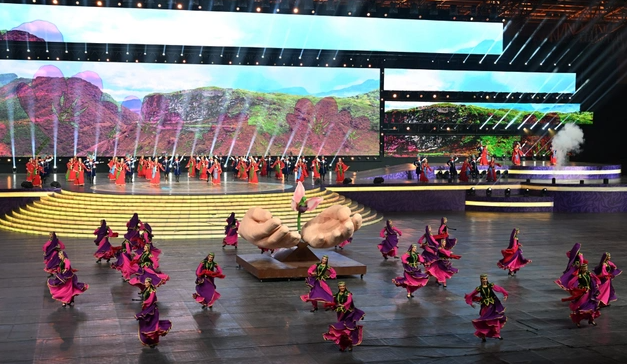 İlham Əliyev və Mehriban Əliyeva Gəncədə III MDB Oyunlarının açılış mərasimini izləyiblər