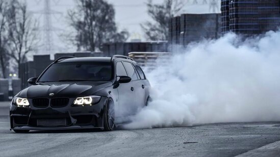 Drift edərək təhlükə yaradan sürücü cəzalandırıldı - VİDEO