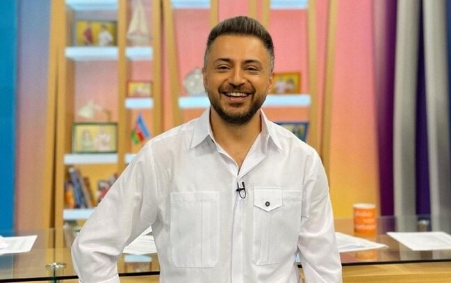 "Əli əlimdə, sevgisi üzərimdədir"