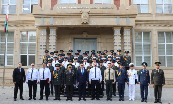 Hərbi prokuror Heydər Əliyev adına Hərbi İnstitutun kursantları ilə görüşüb