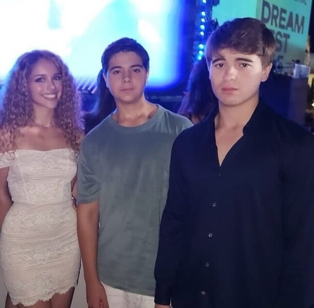 Nigarın qızı Prezidentin nəvələri ilə bir arada - Foto