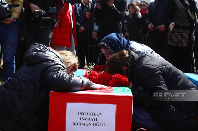 Xocalıda qalıqları aşkarlanan 7 nəfərin dəfn mərasimi keçirilib - FOTO