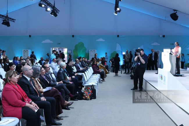 WUF13-ün birinci günü başa çatıb - FOTOLAR