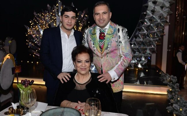 Afaq Bəşirqızı həyat yoldaşı və nəvələri ilə BİR ARADA - FOTO