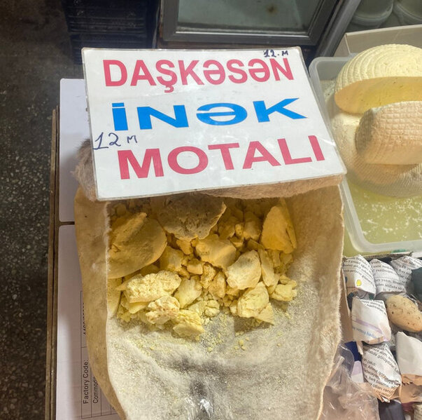 Xırdalan bazarında antisanitar vəziyyət - Video