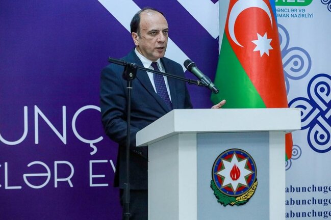 "Müasir dövrdə informasiya mühiti və sosial çağırışlar fonunda gənclər arasında mənəvi dəyərlər" mövzusunda tədbir keçirilib