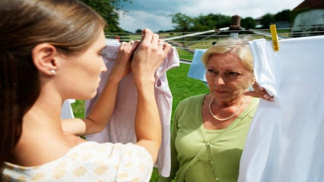 Qayınanasının üzünə tüpürən gəlinlə bağlı qərar verildi