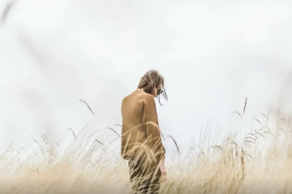 Niyə evdəki səssizlik narahatlığa səbəb olur: bunun arxasında nə dayanır?