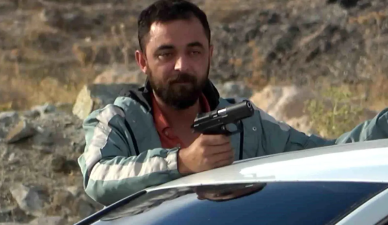 İntihara cəhd edən 34 yaşlı kişini görün necə razı saldılar - VİDEO