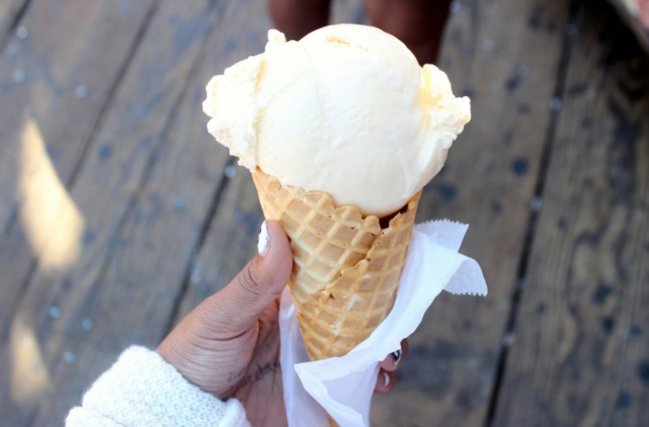 Kimlərə dondurma yemək olmaz?