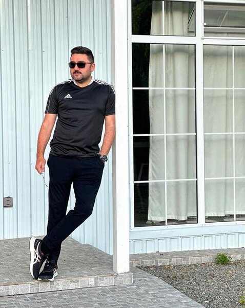 Müşfiq yeni görünüşü ilə təəccübləndirdi - FOTO