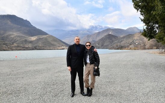 Dövlət başçısı Suqovuşanda turizm kompleksinin təməlini qoyub