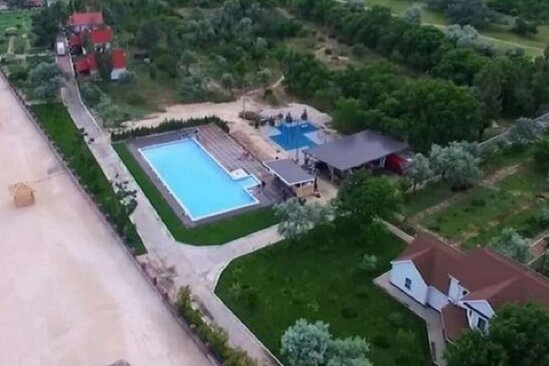 Hərbçilər Zelenskinin bağ evini qarət etdilər