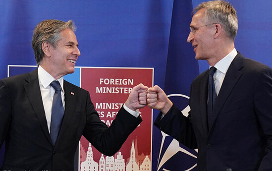 Blinkenlə Stoltenberq Rusiya ilə yeni görüşdən danışdılar