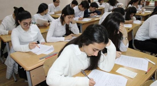 Bu gün 48 mindən çox şagird buraxılış imtahanı verəcək