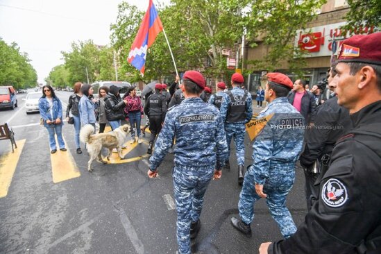 Ermənistan müxalifəti İrəvanın mərkəzi küçələrini bağladı - Fotolar