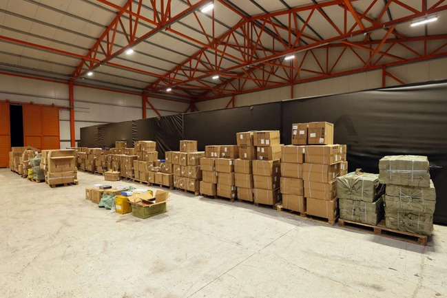 Azərbaycan gömrükçüləri "Uşaq oyuncaqları" yükündən bəyan olunmayan mallar aşkar edib