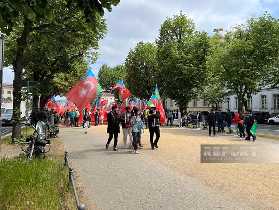 Güney azərbaycanlılar Berlində aksiya keçirirlər - FOTO/VİDEO