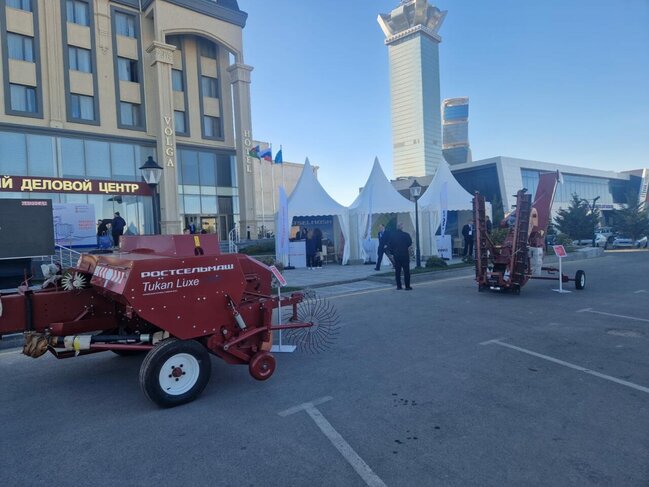 Bakıdakı "Həştərxan İş Mərkəzi"ndə "Rusiya-Azərbaycan Tarla Günü 2022" sərgisi baş tutdu- FOTOLAR