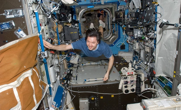 Kosmosda 1000 gün keçirən ilk insan kimi adını tarixə yazdı