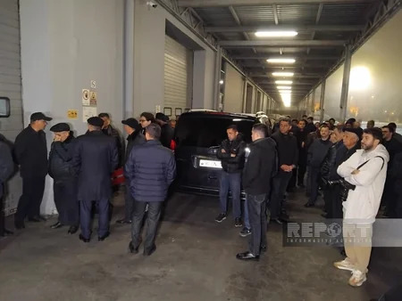 Xalq artisti Rasim Balayevin cənazəsi Bakıya gətirildi (FOTO)