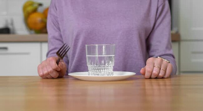 Həkimdən aclıqla müalicə metodu - İlk iki gün... - VİDEO